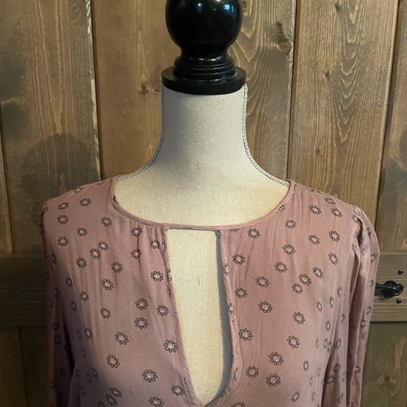 Cute Violet Colored Floral Tunic with Keyhole - Picture 4 of 5